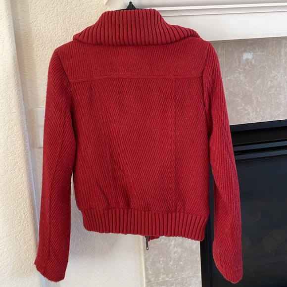 Beautiful red jacket!S Interchangeable closure (zipper or metal beautiful snaps) - Picture 7 of 14